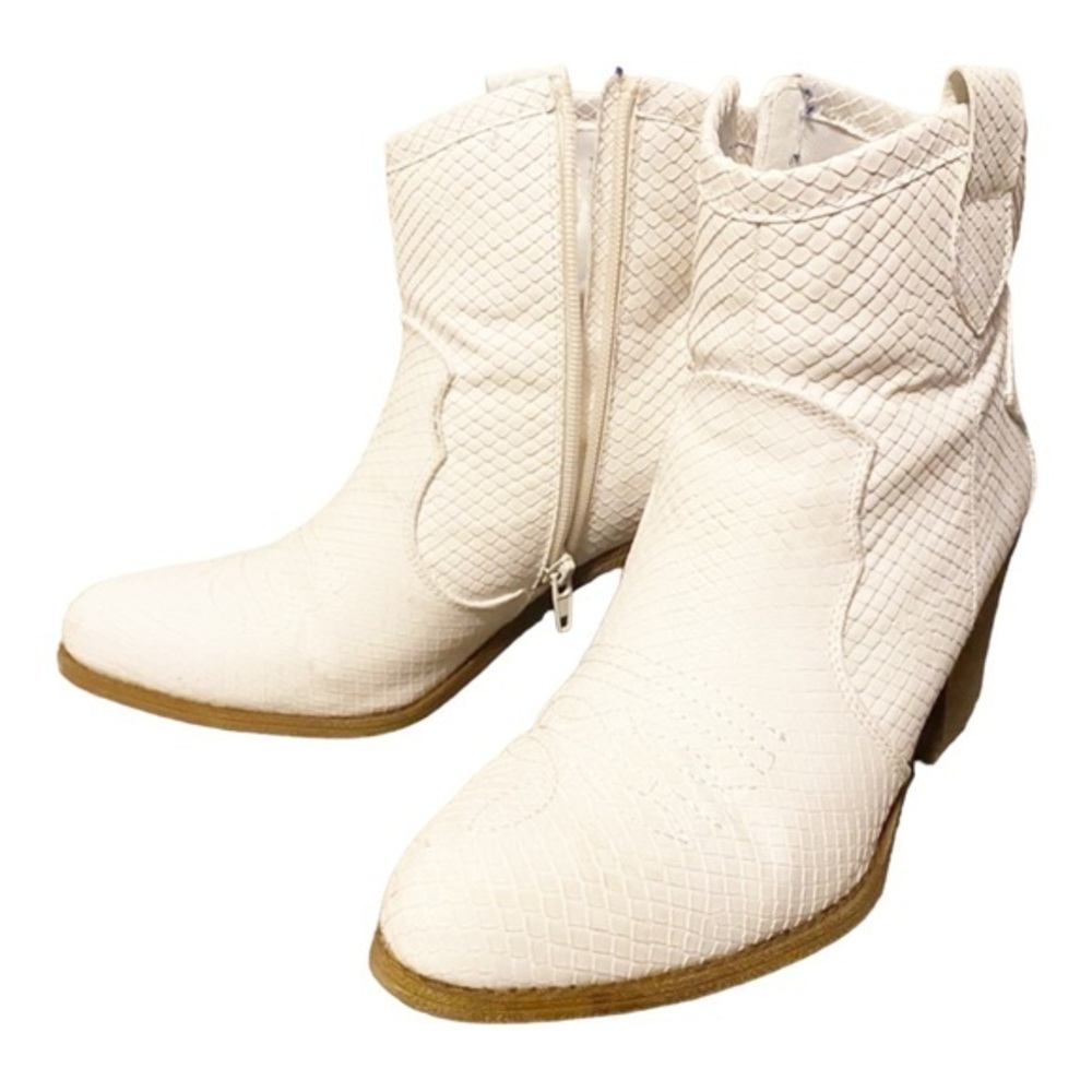 Unite White Snake‎ Ankle Booties